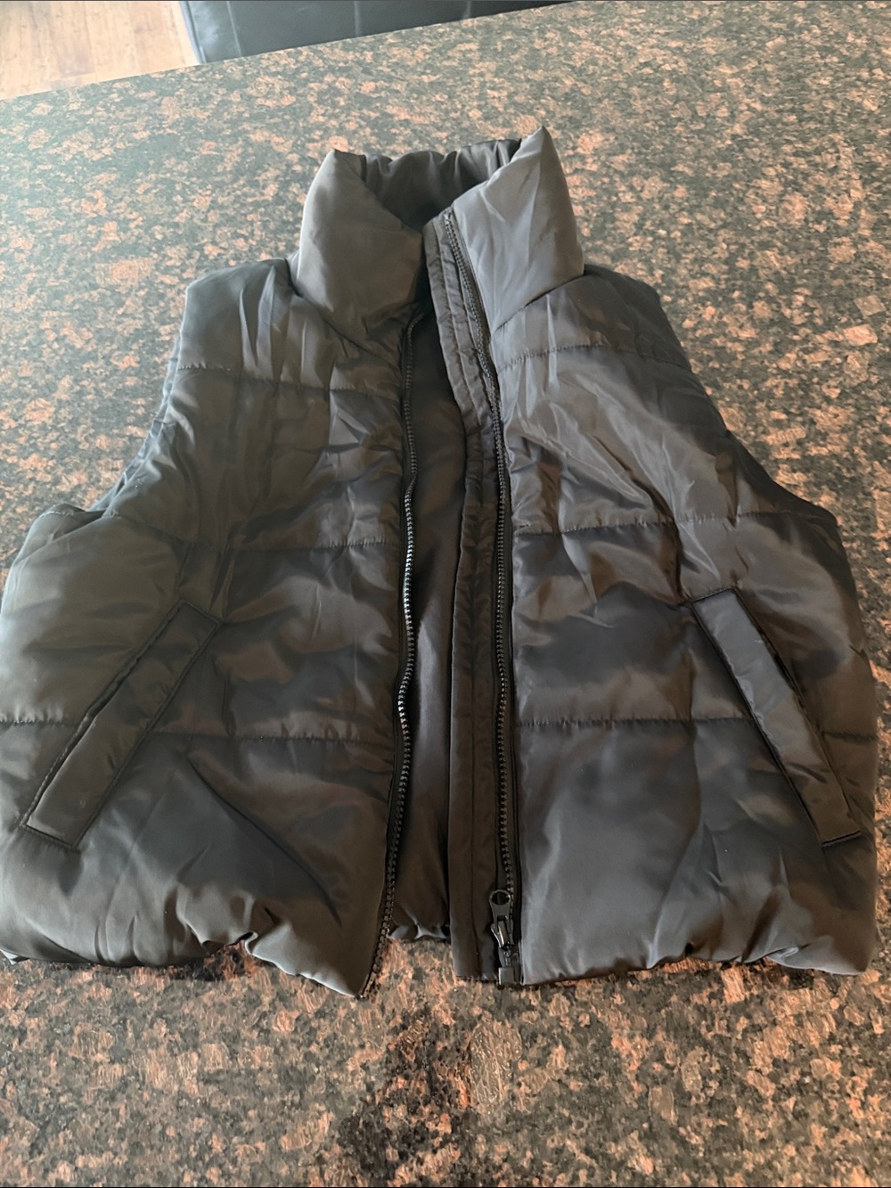 Puffer Vest - Black small